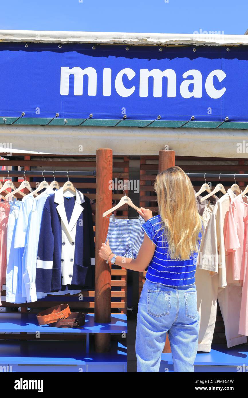Francia, Var, Saint Tropez, porto, negozio di moda MicMac lanciato da Gunter Sachs e divulgato negli anni '1960s da sua moglie Brigitte Bardot Foto Stock