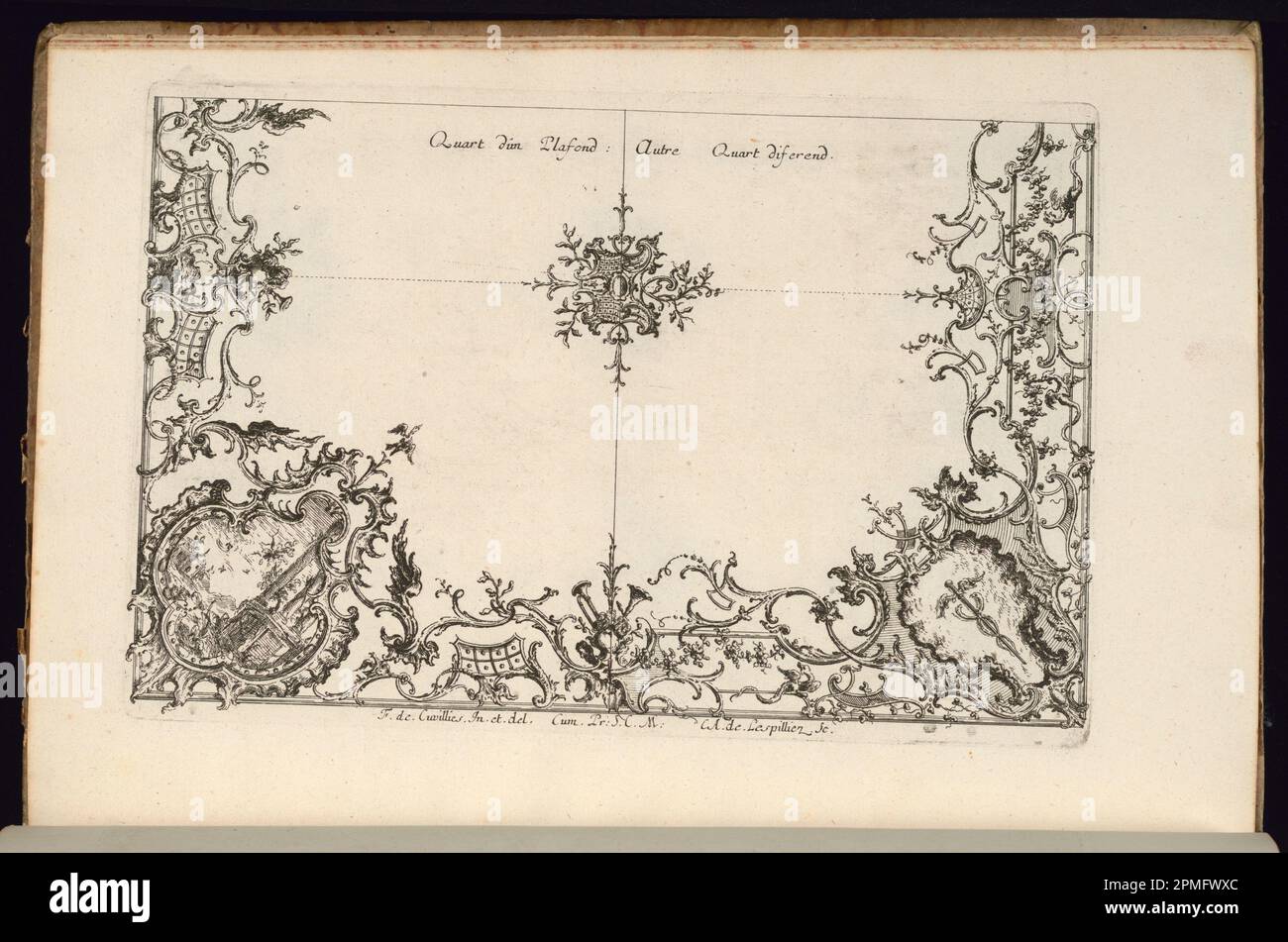 Stampa rilegata, due quarti di un soffitto; progettata da Francois de Cuvilliés il Vecchio (Belgio, Germania attiva, 1695 - 1768); Print Maker: Carl Albert von Lespilliez (tedesco, 1723 - 1796); Germania; incisione e incisione su carta; 18,2 x 26,8 cm (7 3/16 x 10 9/16 in.) Foto Stock