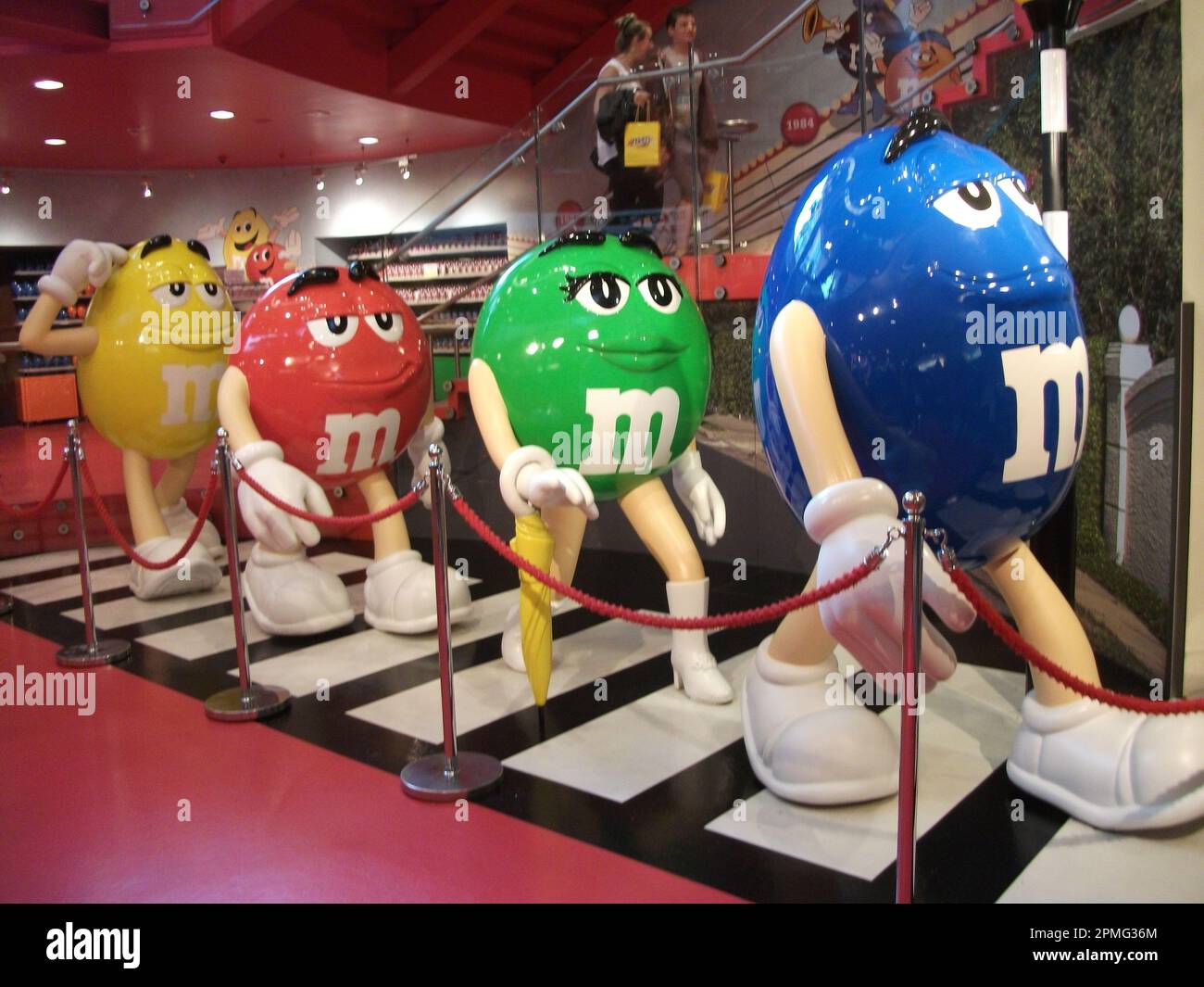 Scena iconica M&MS Crossing Abbey Road London Store Foto Stock