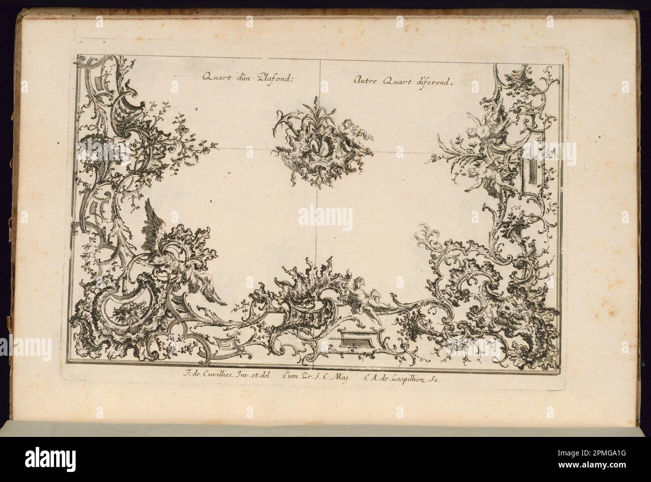 Stampa rilegata, due quarti di un soffitto; progettata da Francois de Cuvilliés il Vecchio (Belgio, Germania attiva, 1695 - 1768); Print Maker: Carl Albert von Lespilliez (tedesco, 1723 - 1796); Germania; incisione e incisione su carta; 19 x 27,8 cm (7 1/2 x 10 15/16 in.) Foto Stock