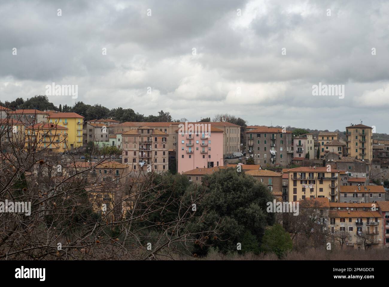 Vista di Vignanello, Viterbo, Italia - questo piccolo villaggio italiano è noto per i suoi vini e l'olio, celebrato in estate con 2 feste di strada separate Foto Stock