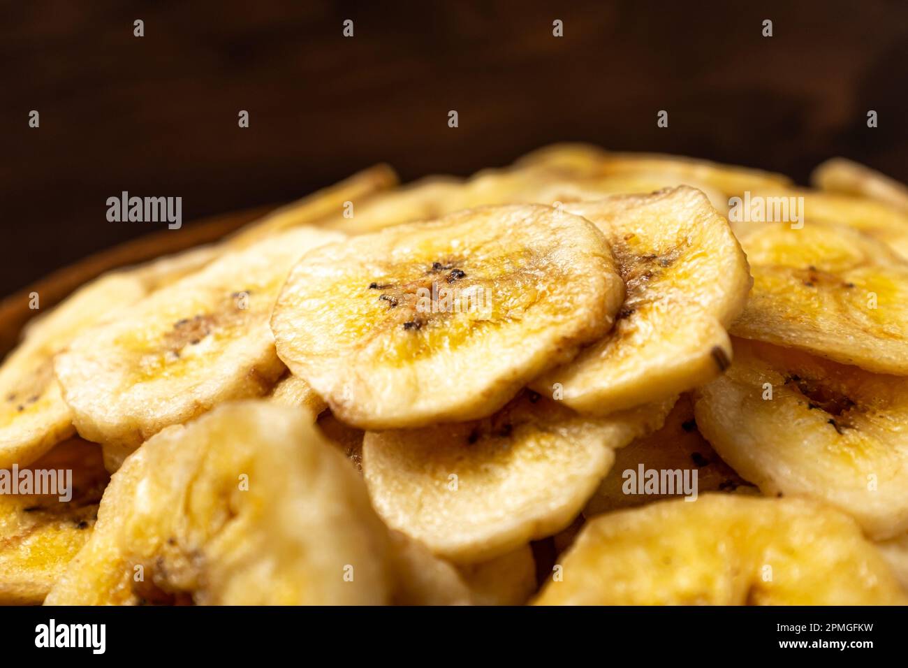 Chips di banana ​​and frutta secca a fette sottili Foto Stock