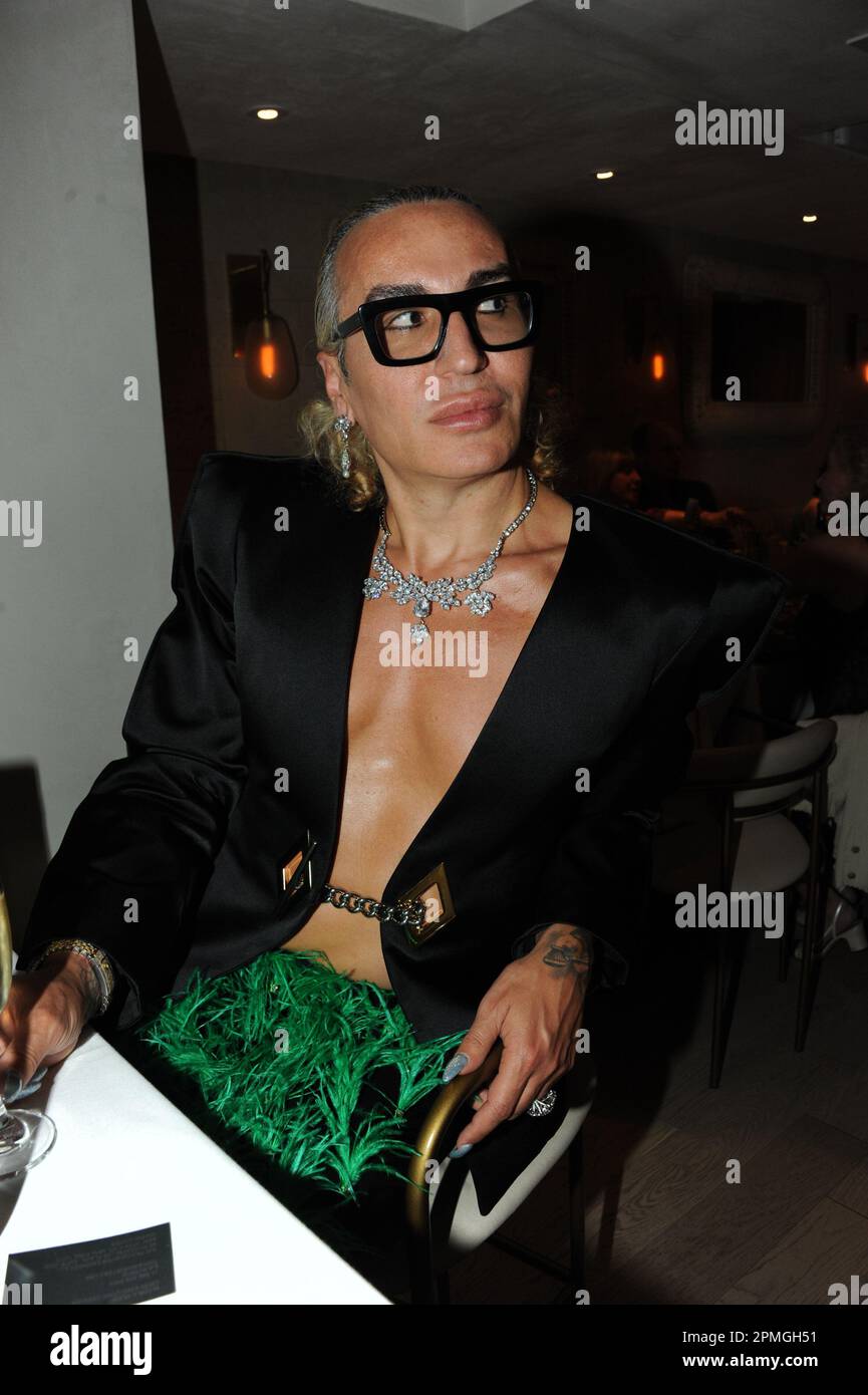 Kayla Rockefeller lancia gioielli con PARK Magazine NY, con Julia HAART, Isabelle Bscher, Couri Hay, Elton Ilirjani, Nadja Sayej, Alina Mehrle Foto Stock