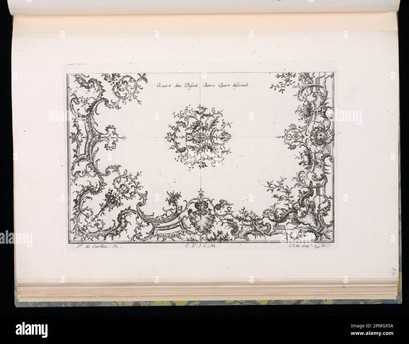 Stampa rilegata, disegno per ornamento da soffitto; progettato da Francois de Cuvilliés il Vecchio (Belgio, Germania attiva, 1695 - 1768); Print Maker: Carl Albert von Lespinliez (tedesco, 1723 - 1796); Germania; incisione e incisione su carta; 19 x 27,7 cm (7 1/2 x 10 7/8 in.) Foto Stock