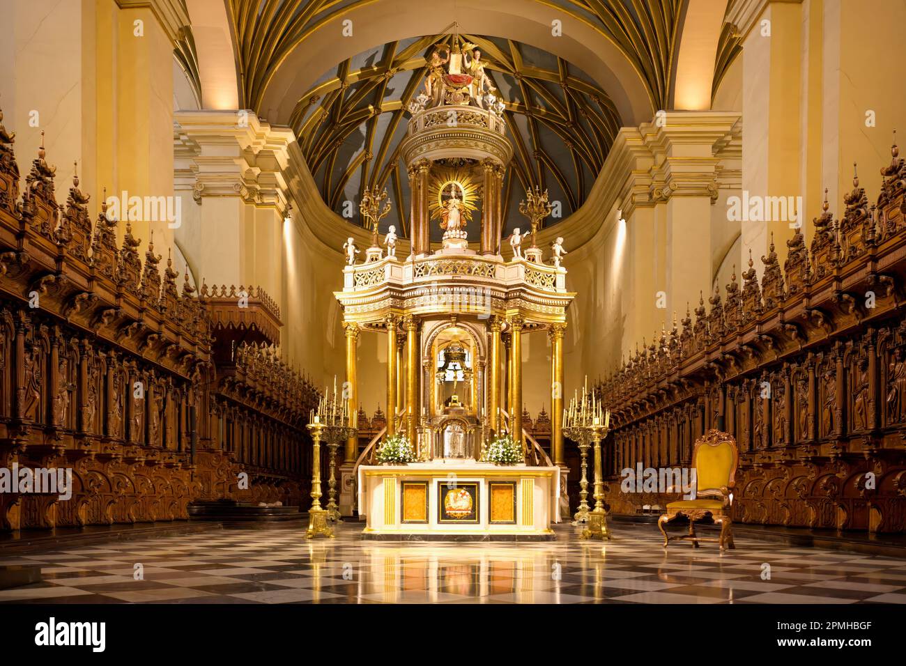 Altare maggiore e Coro, Basilica Metropolitan Cattedrale di Lima, Lima, Perù, Sud America Foto Stock
