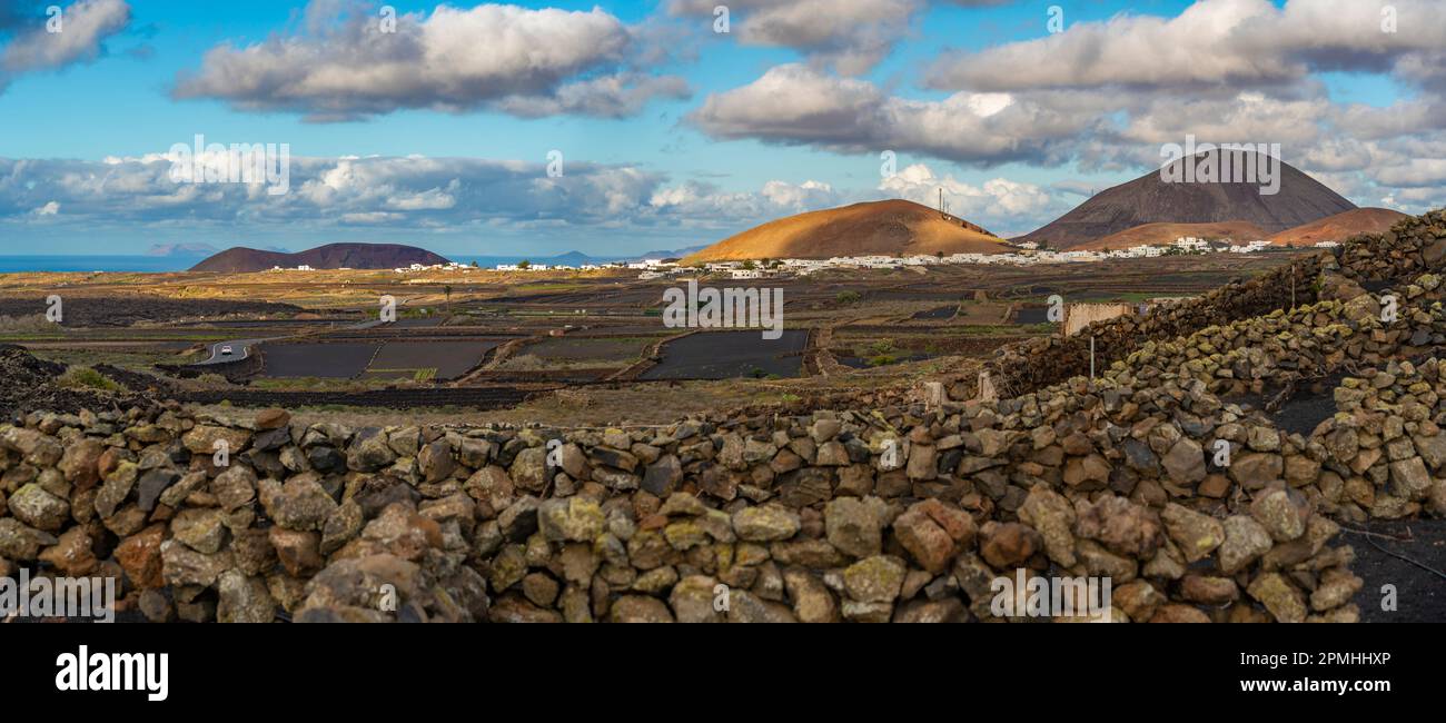 Vista del paesaggio vulcanico nel Parco Nazionale di Timanfaya, Lanzarote, Las Palmas, Isole Canarie, Spagna, Atlantico, Europa Foto Stock