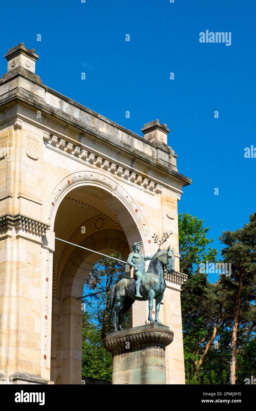 Figura equestre Vittoria e Monumento alla Pace, Edenkoben, Palatinato Meridionale, Palatinato, Renania-Palatinato, Germania Foto Stock