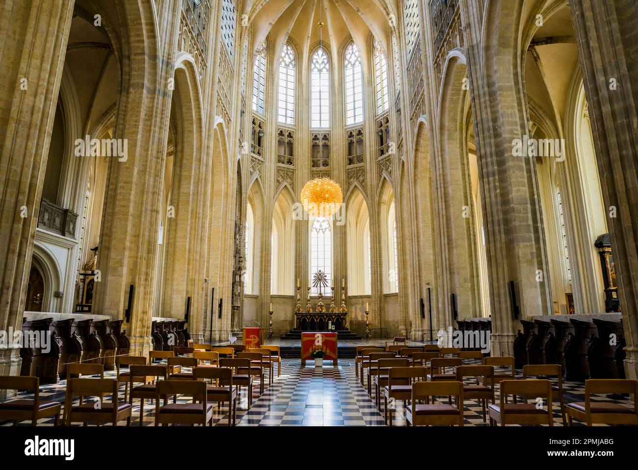 Coro sacerdotale. La Chiesa di San Pietro è una chiesa cattolica romana costruita nel 15th ° secolo in stile gotico Brabantine. Leuven, Comunità fiamminga, Fle Foto Stock