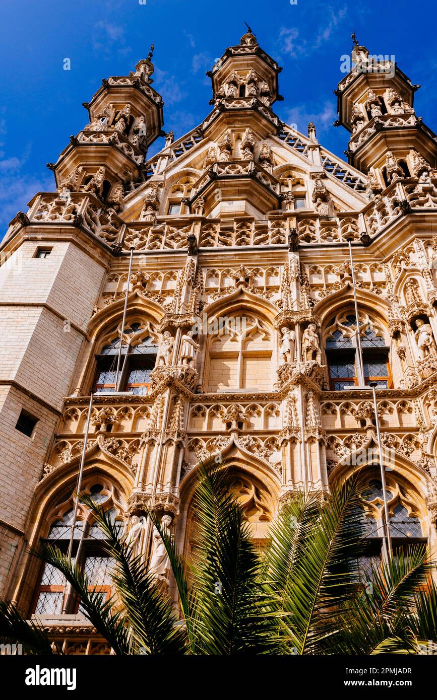 Dettaglio. Il municipio di Leuven, Brabante Fiammingo, è un edificio storico sulla piazza principale di Grote Markt. Costruito in stile tardo gotico Brabantino Foto Stock