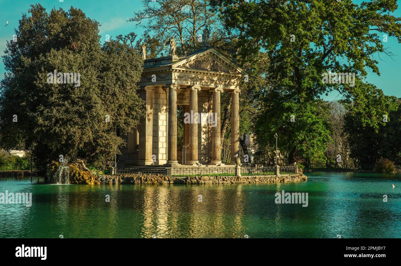 Tempio di Aesculapio nei giardini di Villa Borghese a Roma Foto Stock