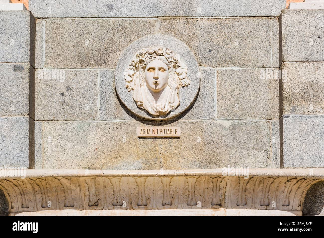 Particolare del beccuccio della fontana Felipe IV sotto la statua equestre. Madrid, Comunidad de Madrid, Spagna, Europa Foto Stock