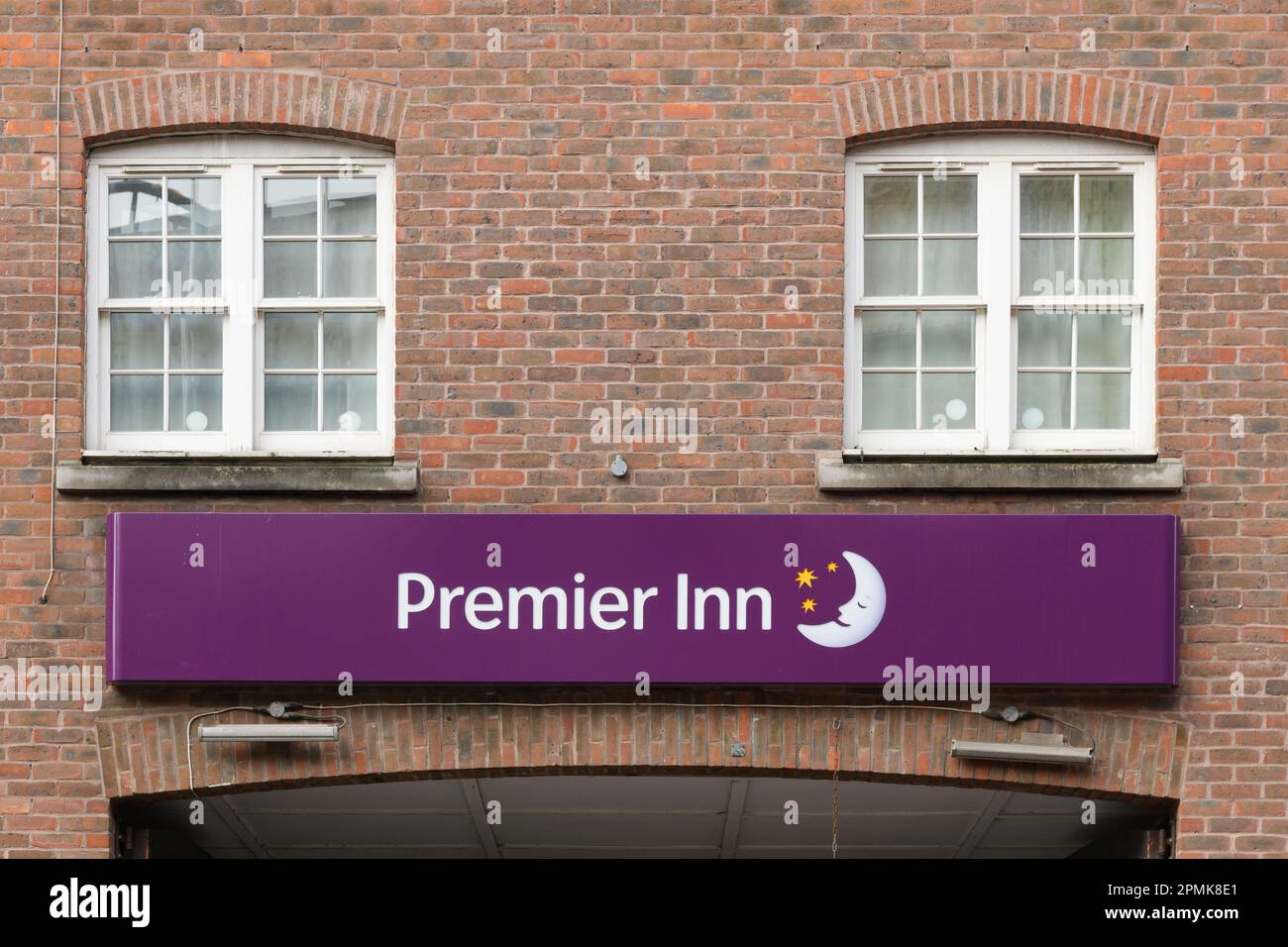 Londra, Regno Unito - 18 marzo 2023; segno per la sistemazione del Premier Inn a Londra Borough of Southwark Foto Stock