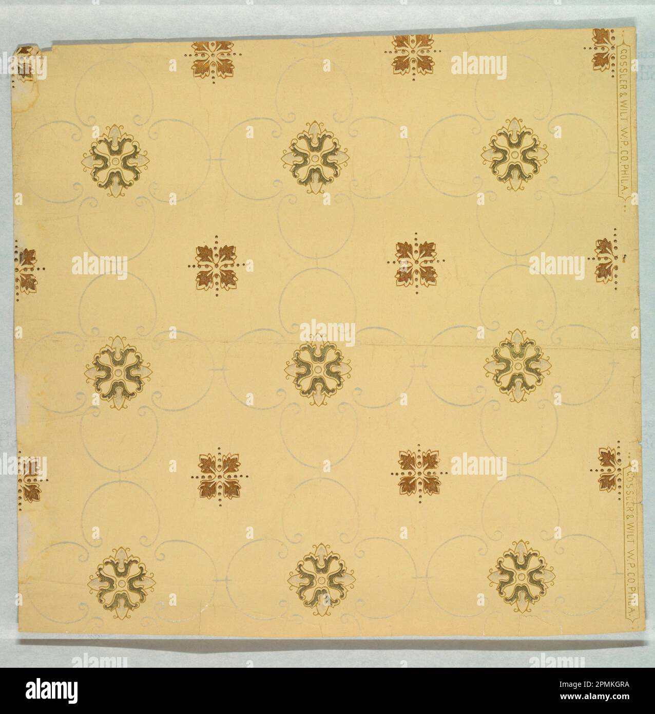 Carta da soffitto (USA); prodotta da Gossler e Wilt Wall Paper Co.; carta stampata a macchina, mica; 45,5 x 47,5 cm (17 15/16 x 18 11/16 pollici) Foto Stock