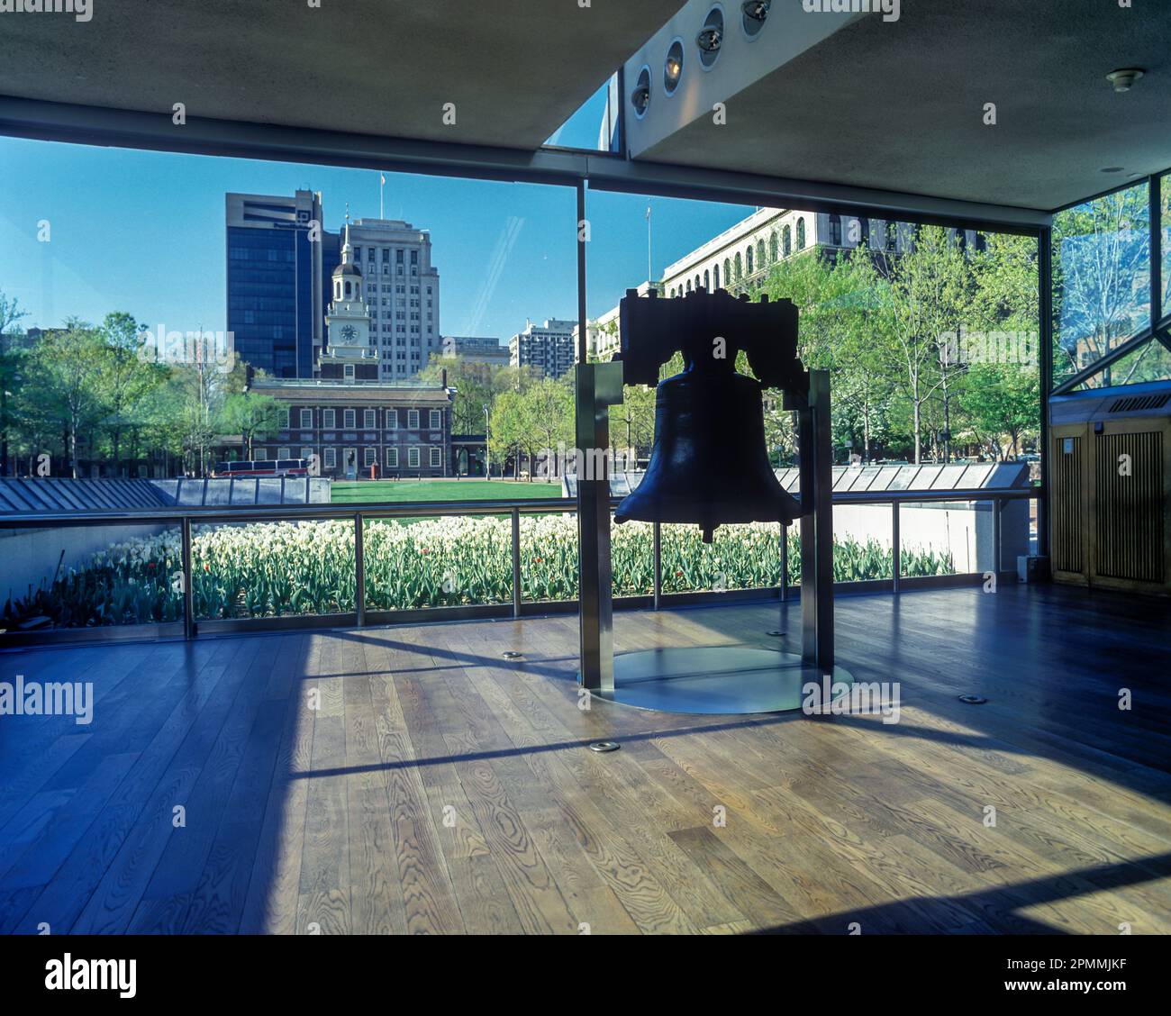 Storico 1989 Liberty Bell (©PASS & STOW 1753) Liberty Bell Center (©MITCHELL & GIURGOLA 1976) Independence Mall di Filadelfia in Pennsylvania USA Foto Stock