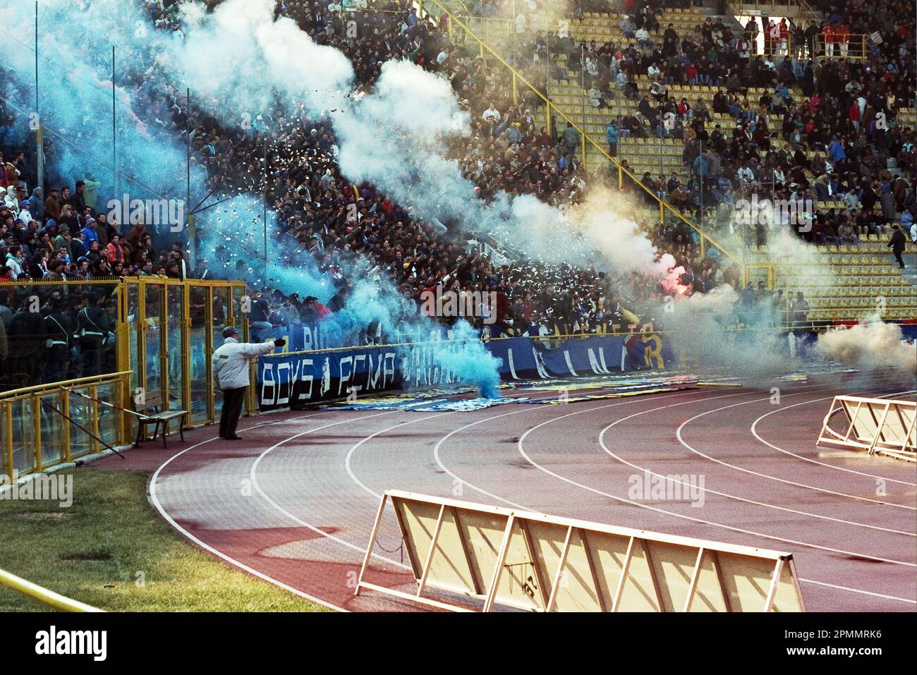 Italia stagione degli ultra 1990-91 Serie A - nella foto - bologna-inter Foto Stock
