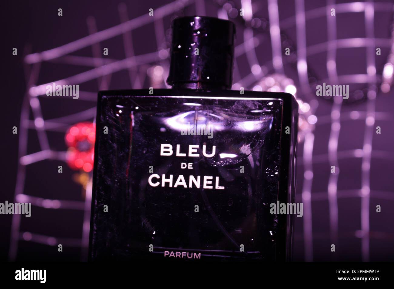 Blue De Chanel Perfume Pubblicità Foto Stock