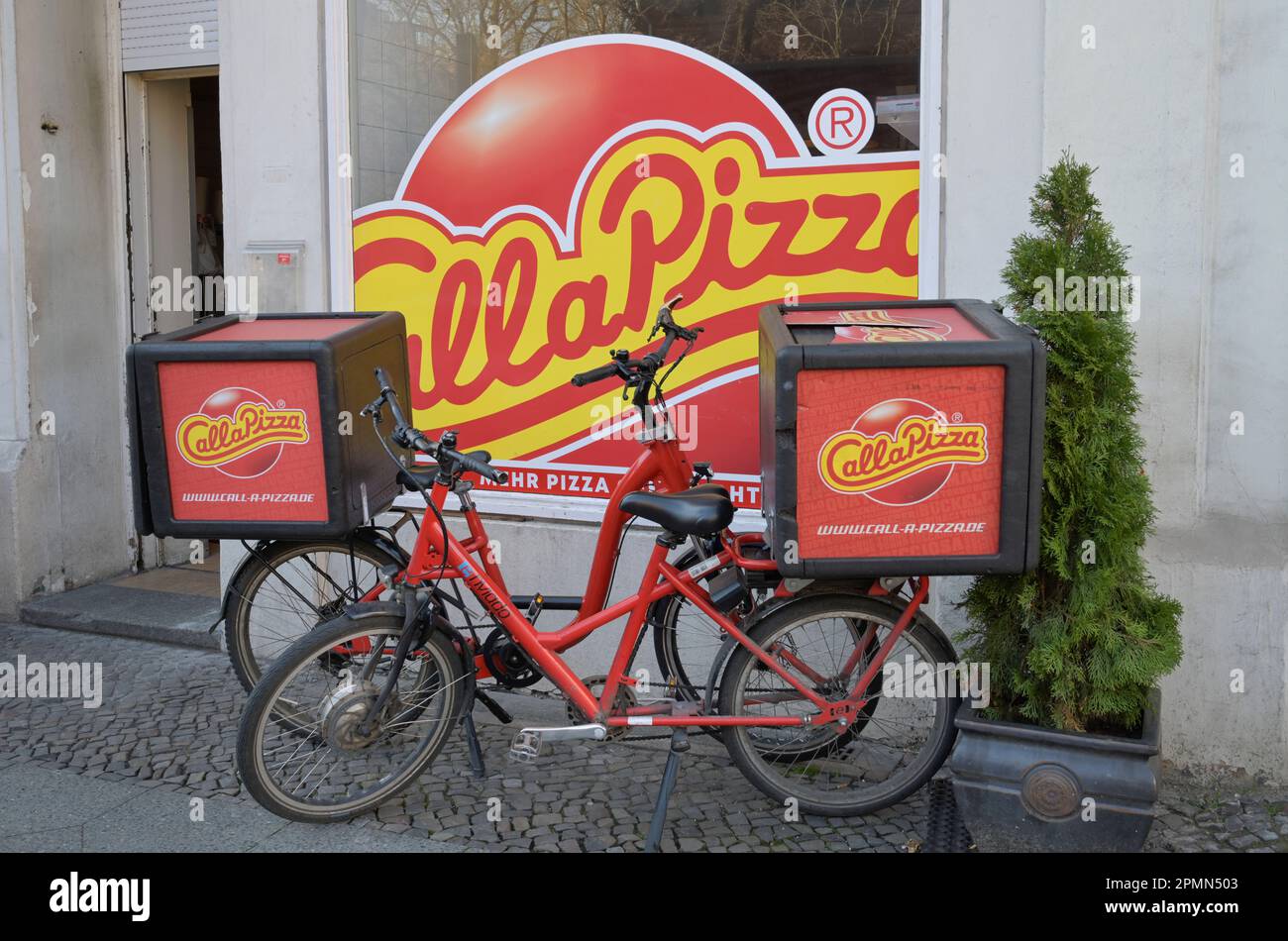 Call a Pizza Lieferservice, Moabit, Mitte, Berlin, Deutschland *** Local Caption *** , Berlin, Deutschland Foto Stock