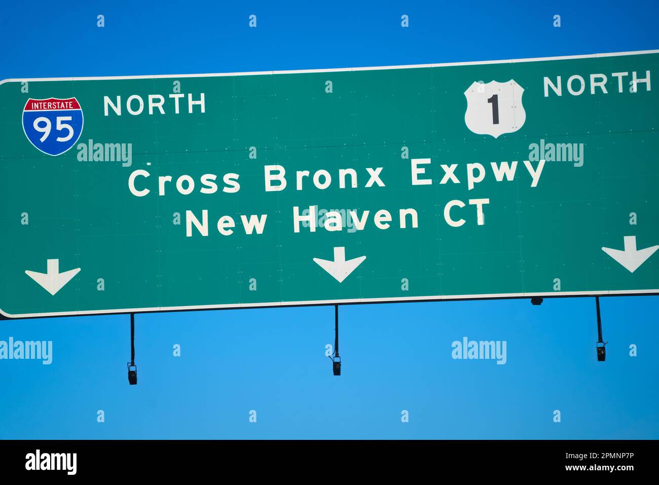 I-95 direzione nord, Route 1 direzione nord, attraversa Bronx Expressway fino a New Haven Connecticut. Precedentemente chiamata la strada più congestionata negli Stati Uniti. Foto Stock