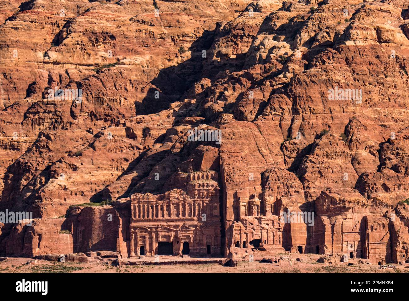 Vista delle Tombe reali di Petra, Giordania; Petra, Giordania Foto Stock