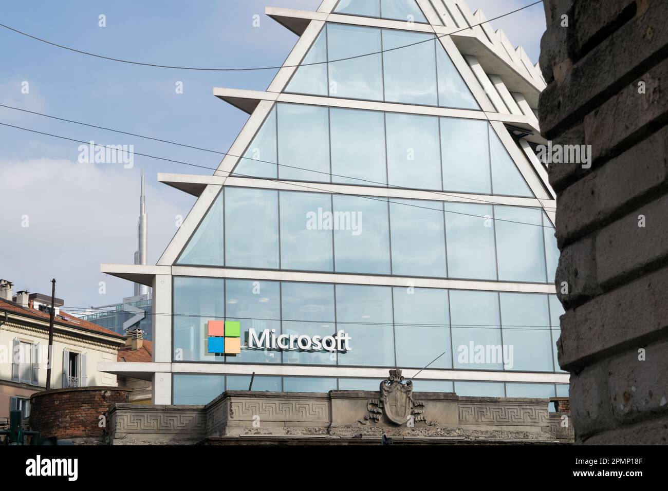 Microsoft House – la sede di Microsoft Italia nel bellissimo quartiere di  porta volta a Milano Foto stock - Alamy