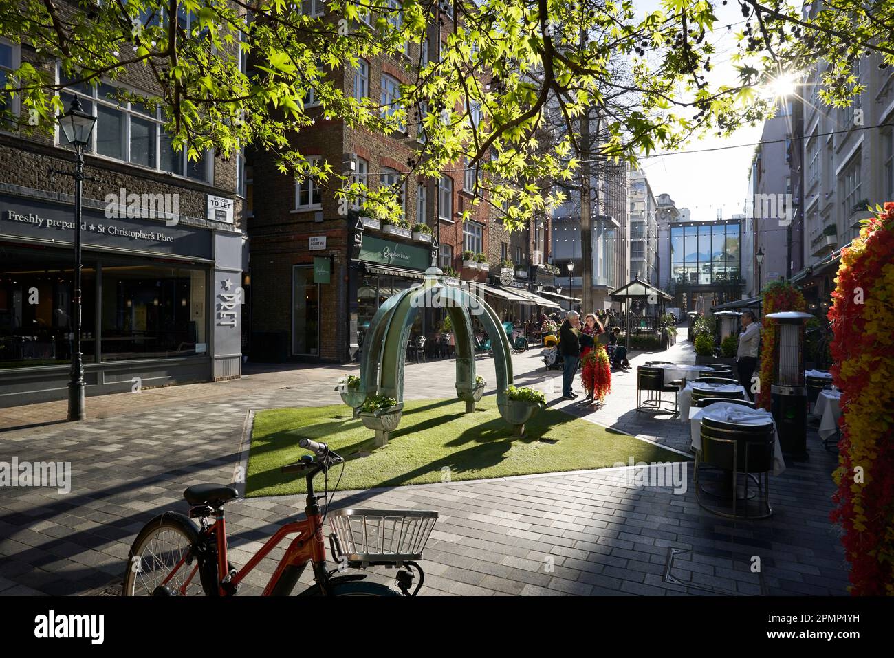 St Christopher's Place e Barrett Street nel West End di Londra Foto Stock