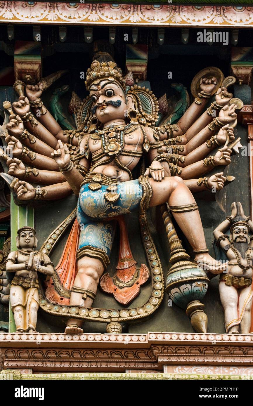 dio indù con molte braccia al Tempio Meenakshi, India; Madurai, India Foto Stock