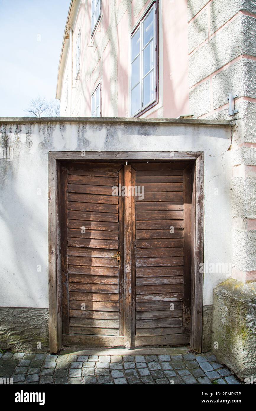 Vecchia porta di legno a Weitra, Waldviertel, Austria Foto Stock