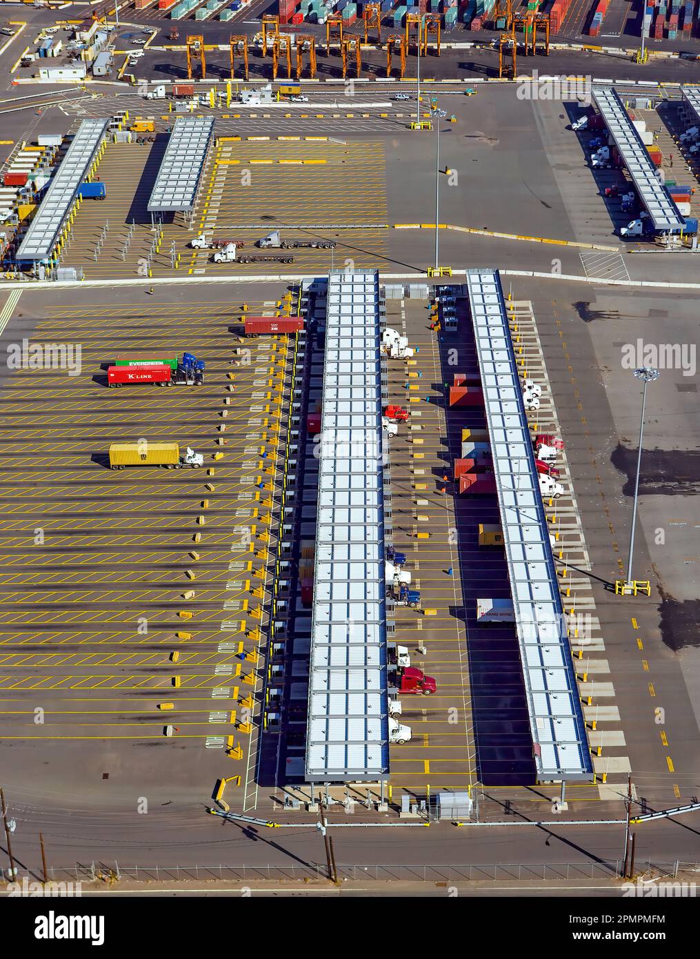 Cancelli di ispezione per spedizione contenitori, Port Newark, NJ Foto Stock