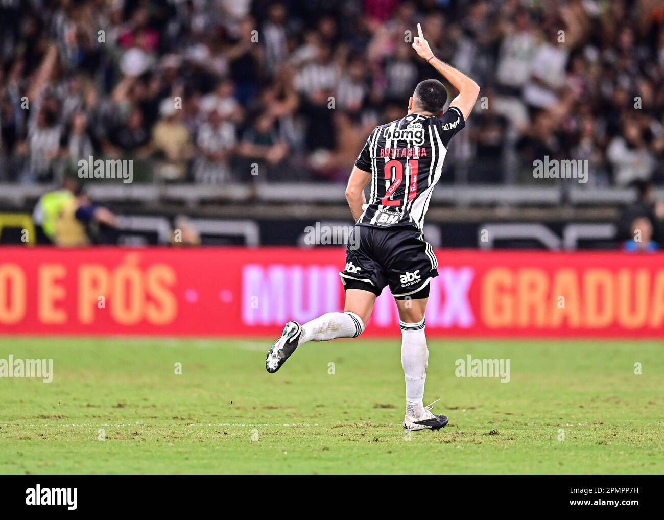 12th aprile 2023: Est&#xE1;Dio do Mineiro&#XE3;o, Belo Horizonte, Minas Gerais, Brasile: Coppa Brasile calcio, Atl&#xe9;tico Mineiro contro Brasil de Pelotas; Rodrigo Battaglia di Atl&#xe9;tico Mineiro 12th aprile 2023: Est&#xE1;Dio do Mineiro&#XE3;o, Belo, Mineiro contro Brasile, Mineiro, Brasile, Brasile Mineiro de Horizonte, Brasile; Brasile#xe9; calcio: Calcio Mineiro de Mineiro, Brasile; Brasile, Brasile, Brasile Mineiro de Mineiro de Mineiro, Brasile; Brasile; Rodrigo Battaglia di Atl&#xe9;tico Mineiro, celebra il suo obiettivo Foto Stock