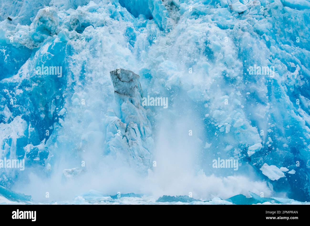 Parte del ghiacciaio South Sawyer si estende e cade nel fiordo, Tracy Arm-Fords Terror Wilderness area, Inside Passage, Alaska, Stati Uniti Foto Stock