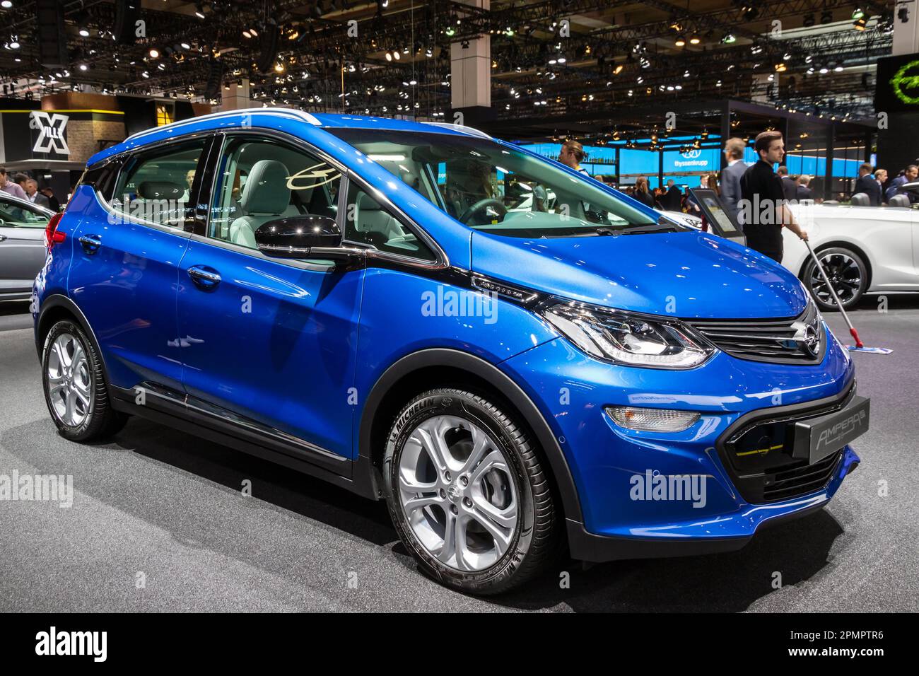 Opel Ampera-e auto elettrica al Salone IAA di Francoforte. Germania - 12 settembre 2017. Foto Stock