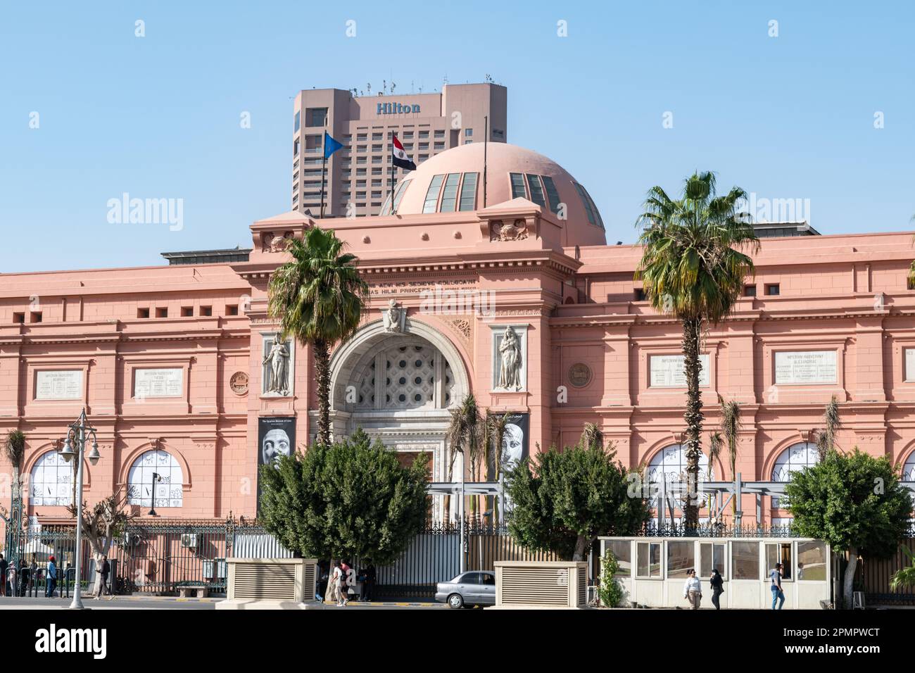 L'ingresso al Museo di antichità egizie in Piazza Tahrir al Cairo, Egitto Foto Stock