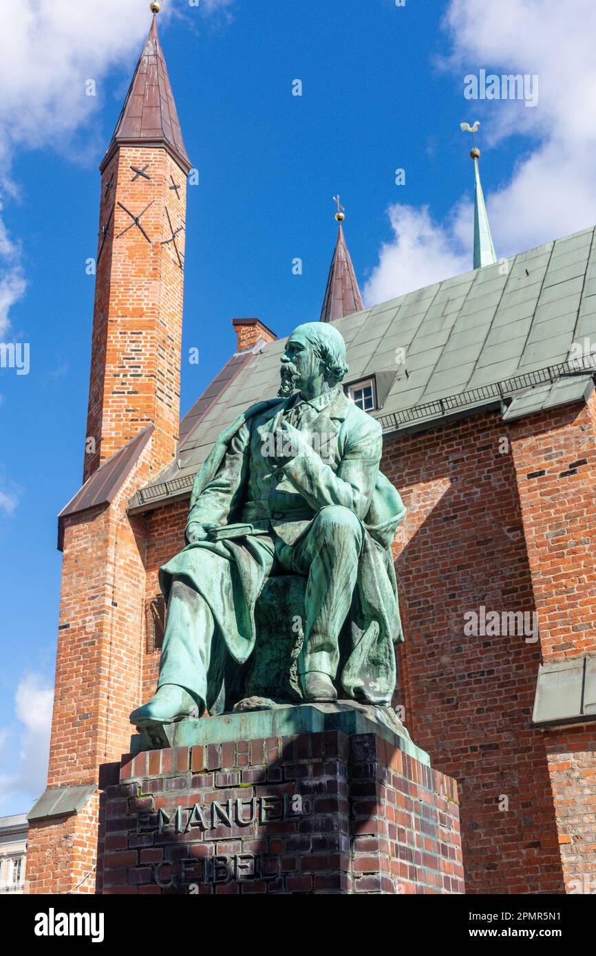 Statua di Franz Emanuel August Geibel (drammaturgo tedesco), Koberg, Lübeck, Schleswig-Holstein, Repubblica federale di Germania Foto Stock