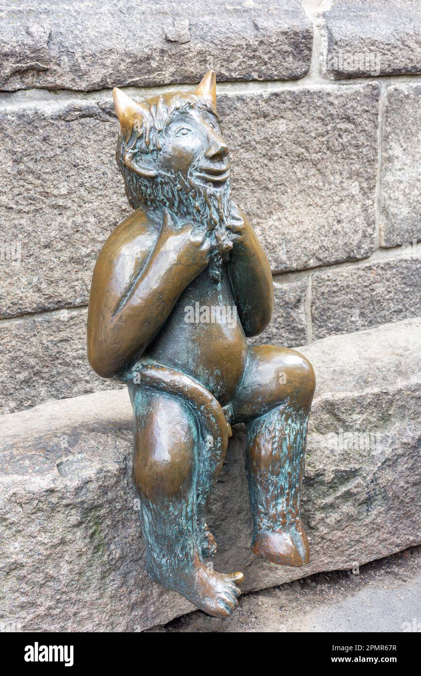 Figura del diavolo sulla pietra del diavolo, San Marien-Kirche (Chiesa di Santa Maria) di Schrangen, Lübeck, Schleswig-Holstein, Repubblica federale di Germania Foto Stock