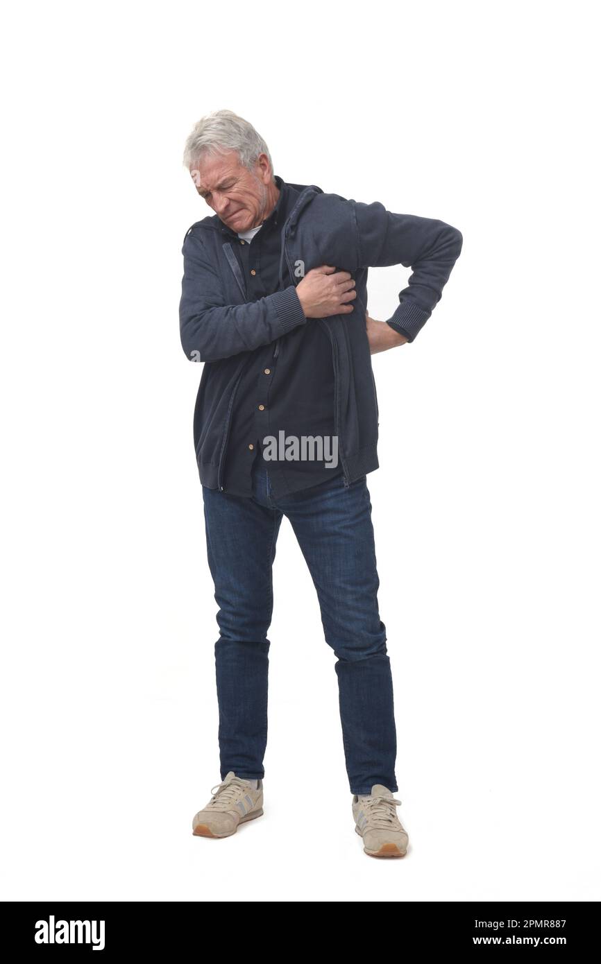 ritratto completo di un uomo con dolore al lato sinistro isolato su bianco Foto Stock