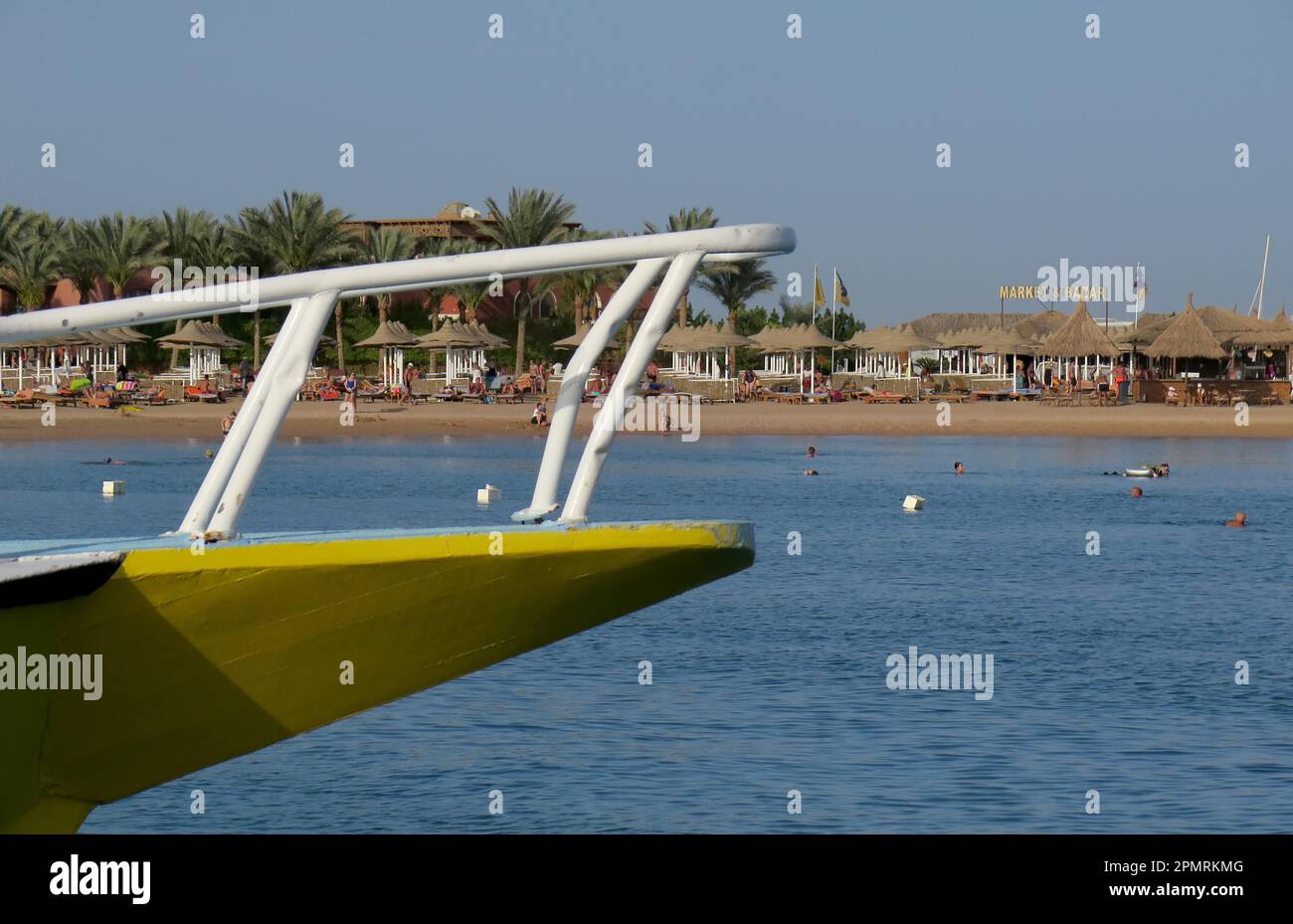 Prua di una nave, spiaggia, Hurghada, Egitto Foto Stock