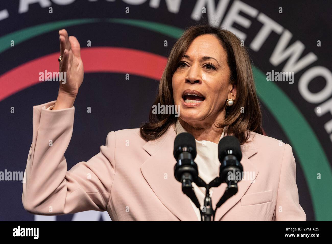 Il Vice Presidente degli Stati Uniti Kamala Harris parla durante il NAN 2023 Convention Day 3