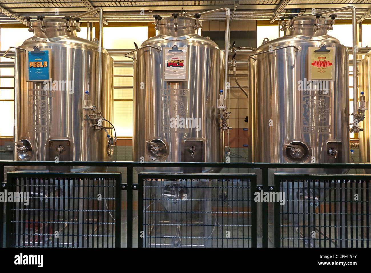 Interno del ristorante Bundobust, birreria presso St James Building, 61-69 Oxford Street, Manchester, Inghilterra, Regno Unito, M1 6EQ Foto Stock