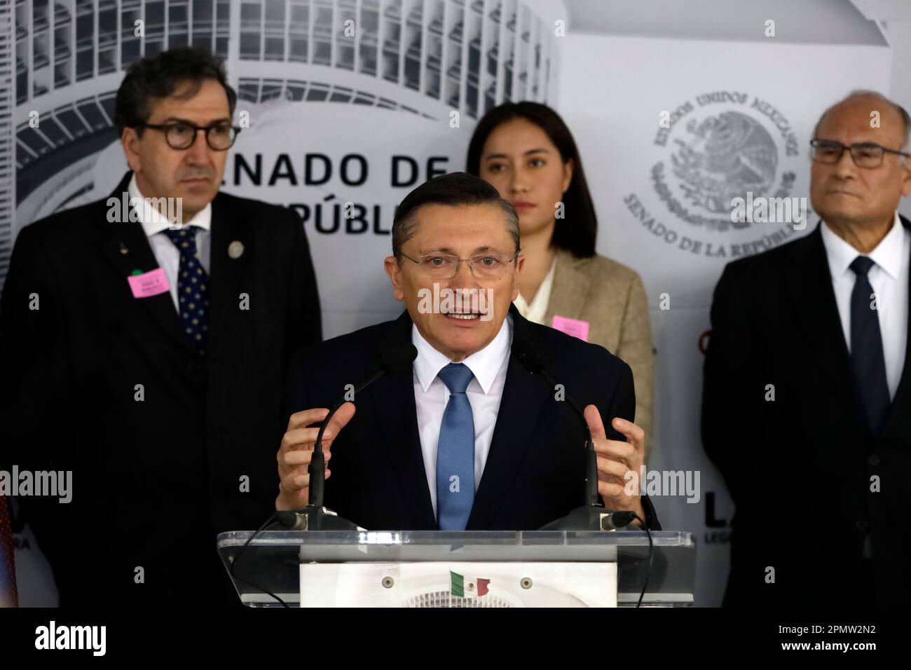 Non esclusiva: 13 aprile 2023, Città del Messico, Messico: Gustavo Medina Tanco, capo scienziato del progetto Colmena, sostiene la spinta verso lo spazio del Messico Foto Stock