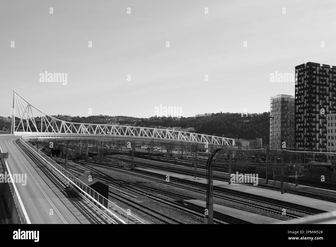 Strada e ferrovia Foto Stock