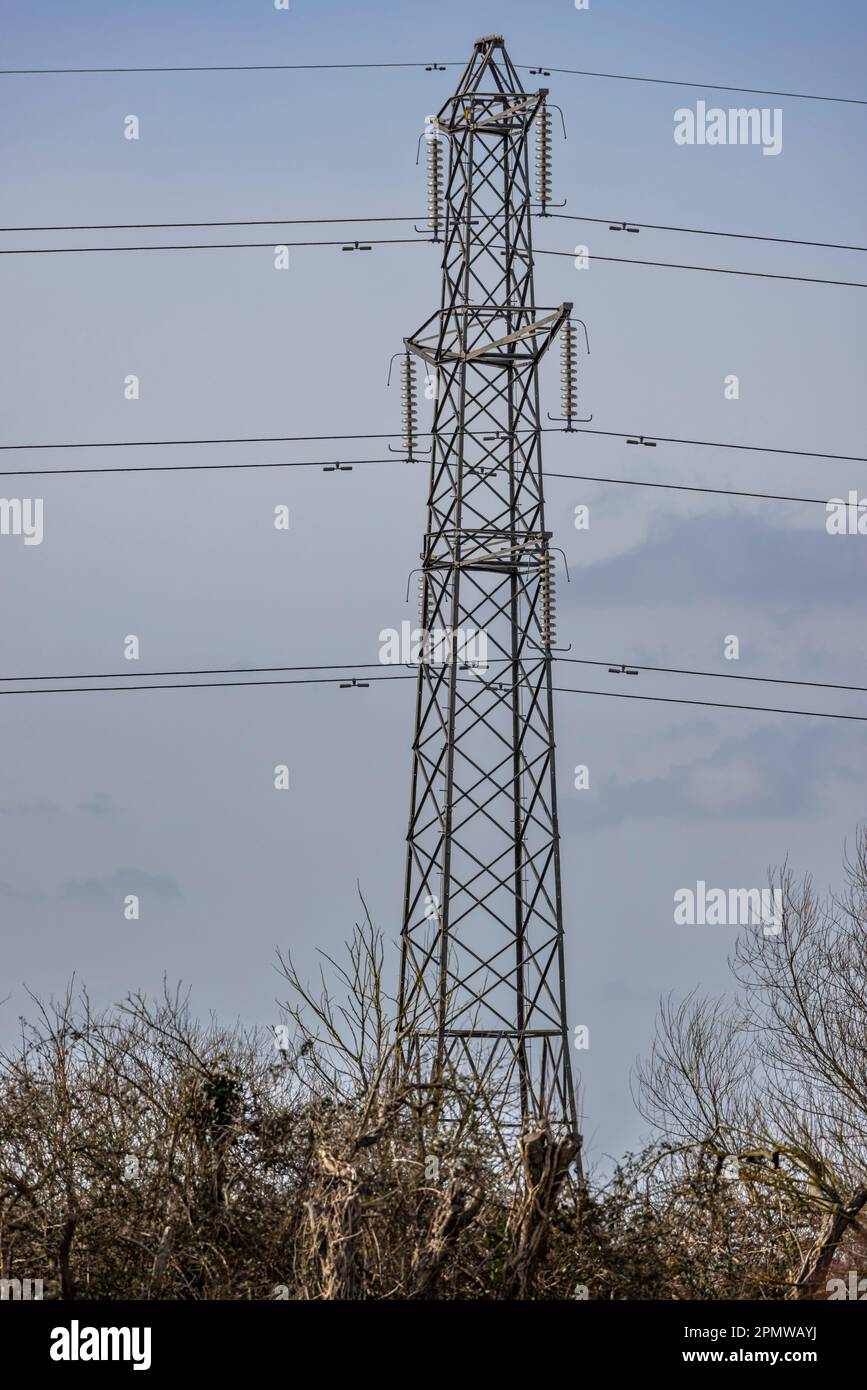 Torre di acciaio a traliccio immagini e fotografie stock ad alta ...