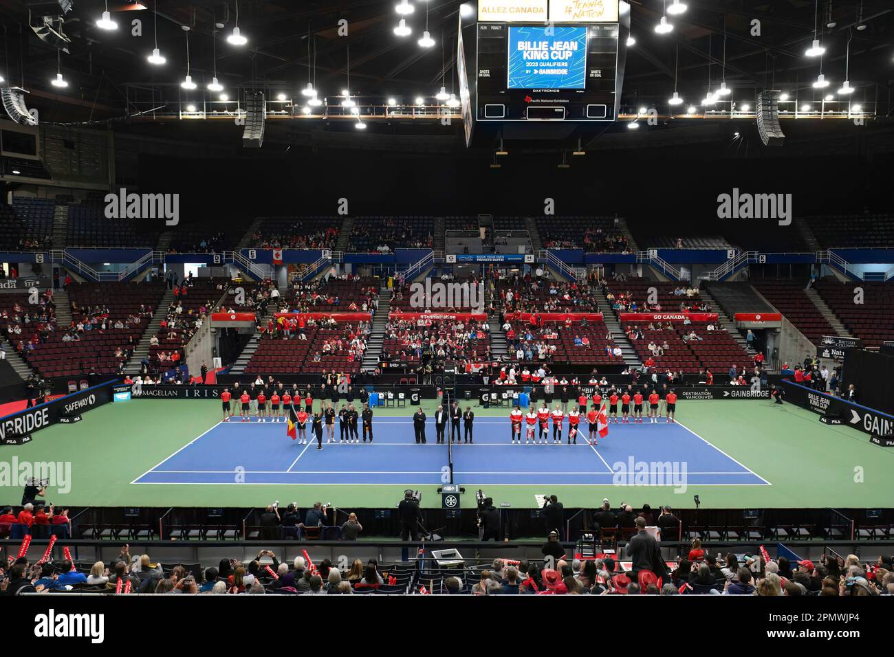 Vancouver, Canada. 14th Apr, 2023. Cerimonia di apertura prima dell'inizio della Billie Jean King Cup al Pacific Coliseum di Vancouver, British Columbia, il 14 aprile 2023, 2023. (Foto di Anne-Marie Sorvin/Sipa USA) Credit: Sipa USA/Alamy Live News Foto Stock