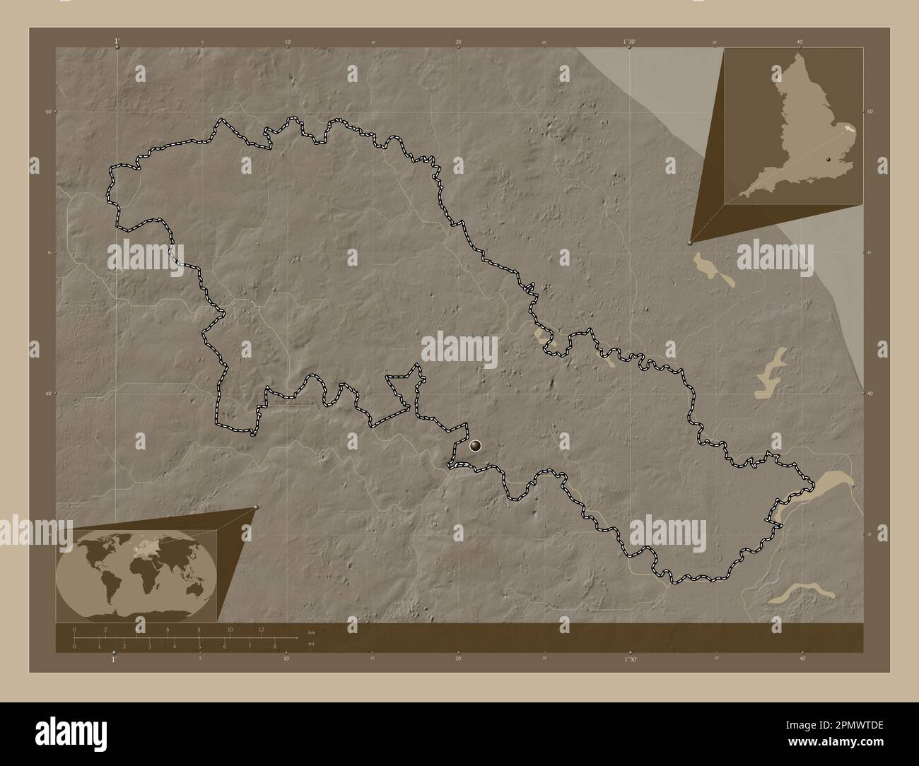 Broadland, distretto non metropolitano dell'Inghilterra - Gran Bretagna. Mappa dell'altitudine colorata in tonalità seppia con laghi e fiumi. Posizione ausiliaria ad angolo Foto Stock