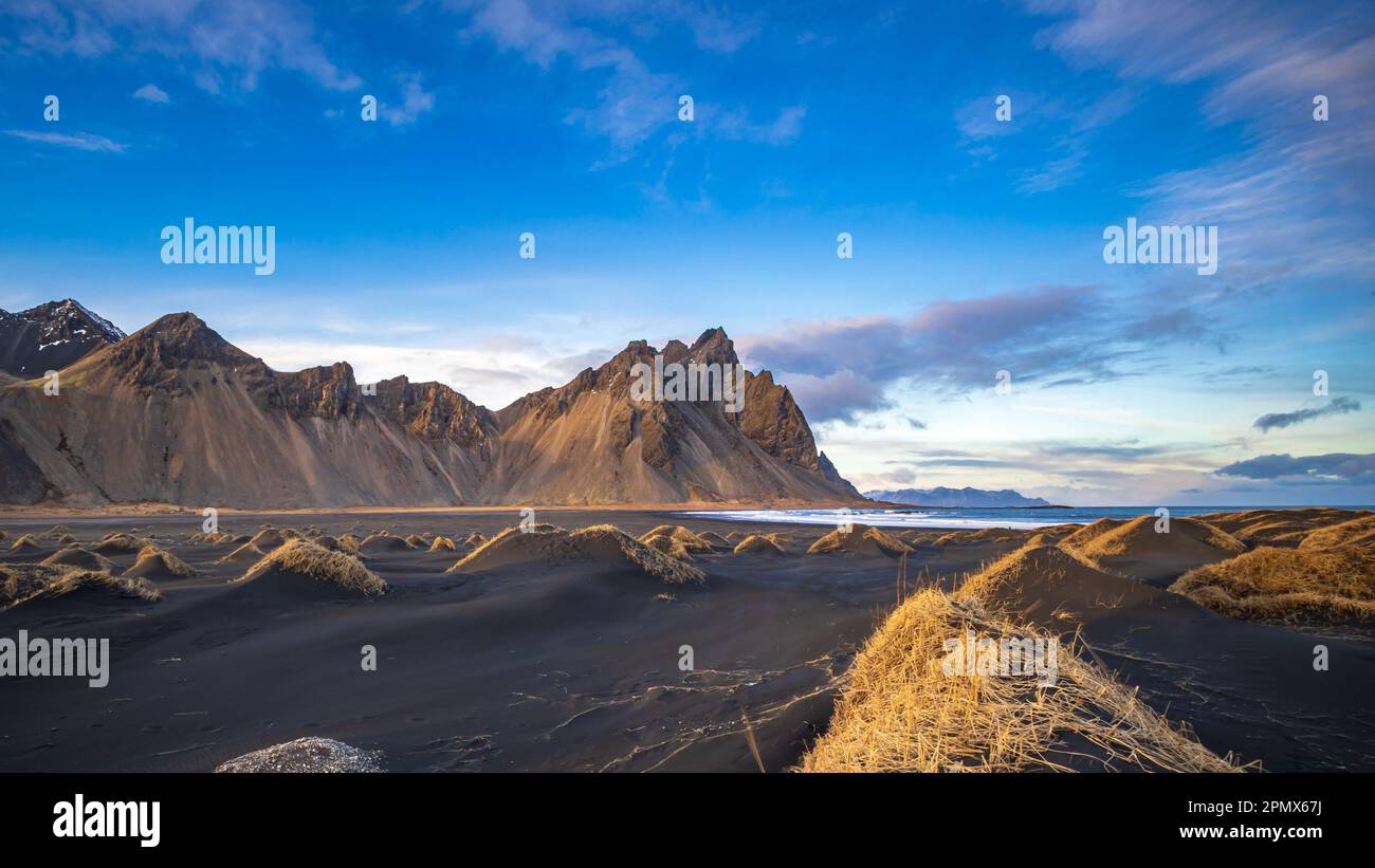 Stokksnes rappresenta un luogo perfetto per fotografi e amanti della natura Foto Stock