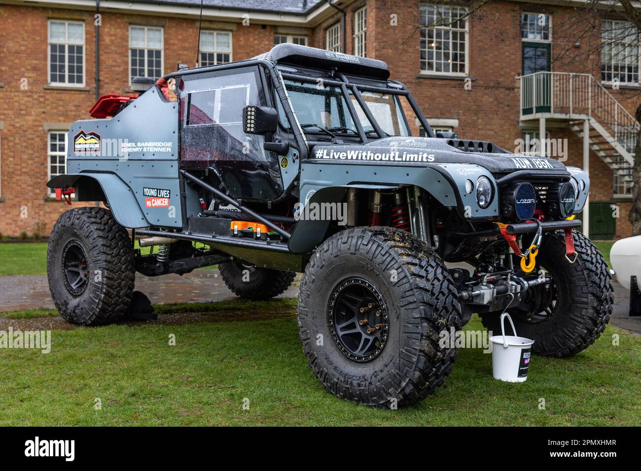 1971 Land Rover 109, in mostra all'Assemblea Motorsport tenutasi presso il Bicester Heritage Centre il 26th marzo 2023. Foto Stock