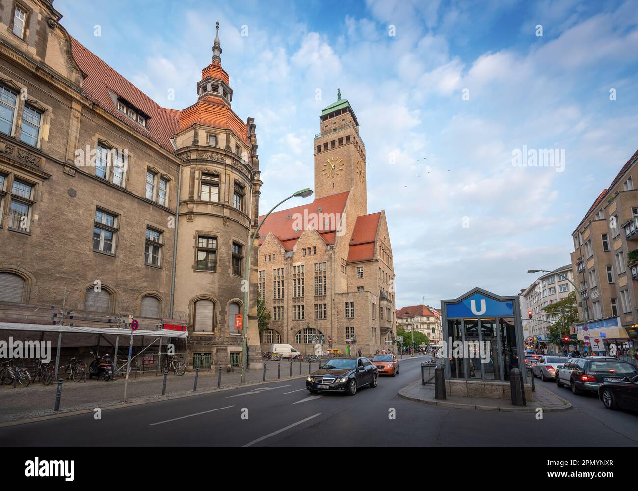 Municipio di Neukolln (Rathaus Neukolln) e Tribunale del Distretto di Neukolln (Amtsgericht Neukolln) - Berlino, Germania Foto Stock