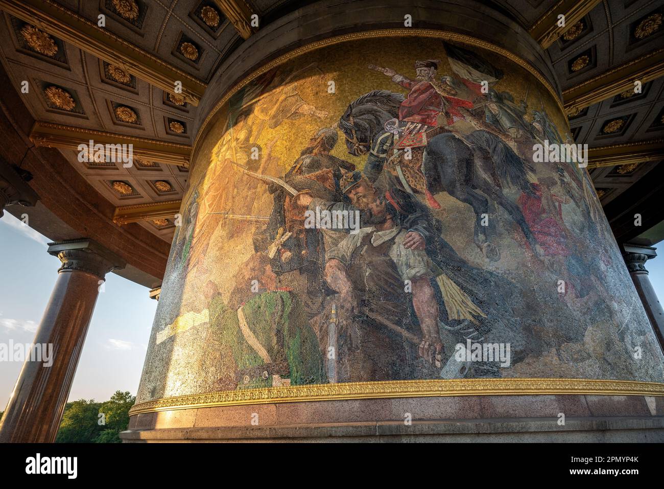 Mosaici che commemorano l'Unione della Germania sulla base della colonna della Vittoria (Siegessaule) - Berlino, Germania Foto Stock