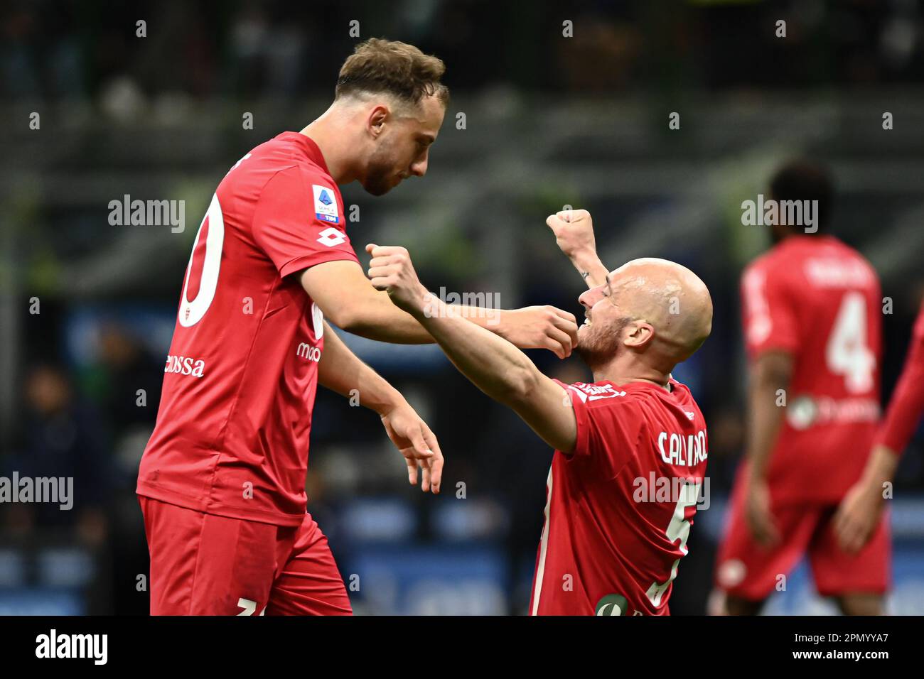 Luca Caldirola di Monza festeggia durante la Serie Italiana Una partita di calcio FC Internazionale vs Monza allo Stadio San Siro di Milano il 15 aprile 2023 Credit: Piero Crociatti/Alamy Live News Foto Stock