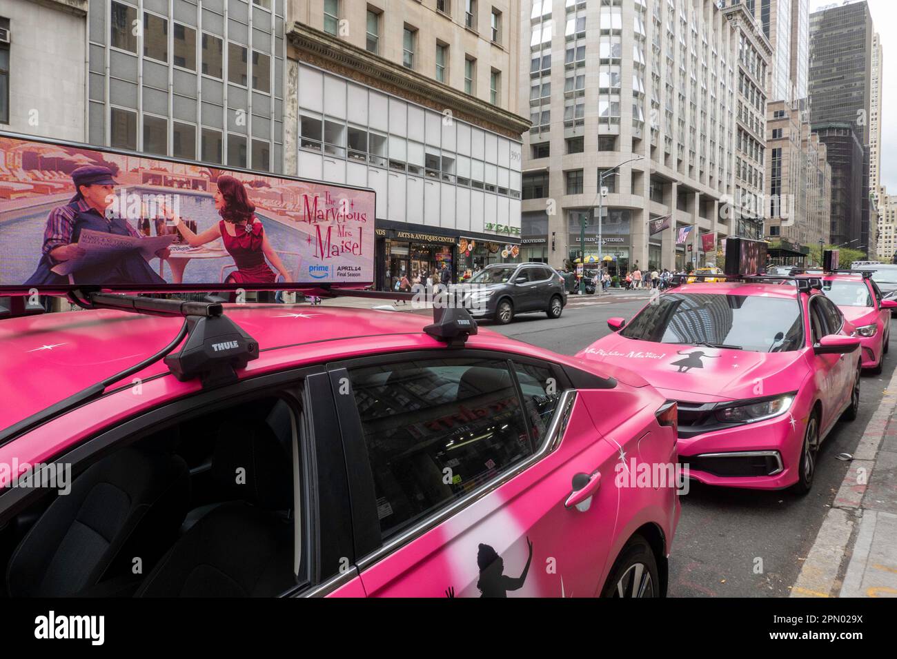 Vetture dipinte per promuovere 'la meravigliosa Signora Maisel' TV Show 'New Season, 2023, NYC, USA Foto Stock