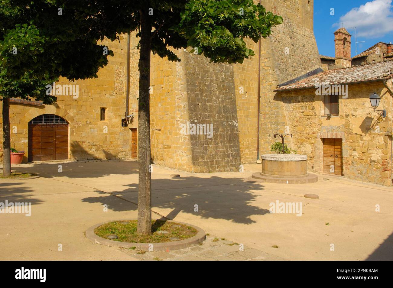 Montichiello, Piazza del Teatro, Pienza, Val d'Orcia, Val d'Orcia, Patrimonio mondiale dell'UNESCO, Provincia di Siena, Toscana, Italia Foto Stock